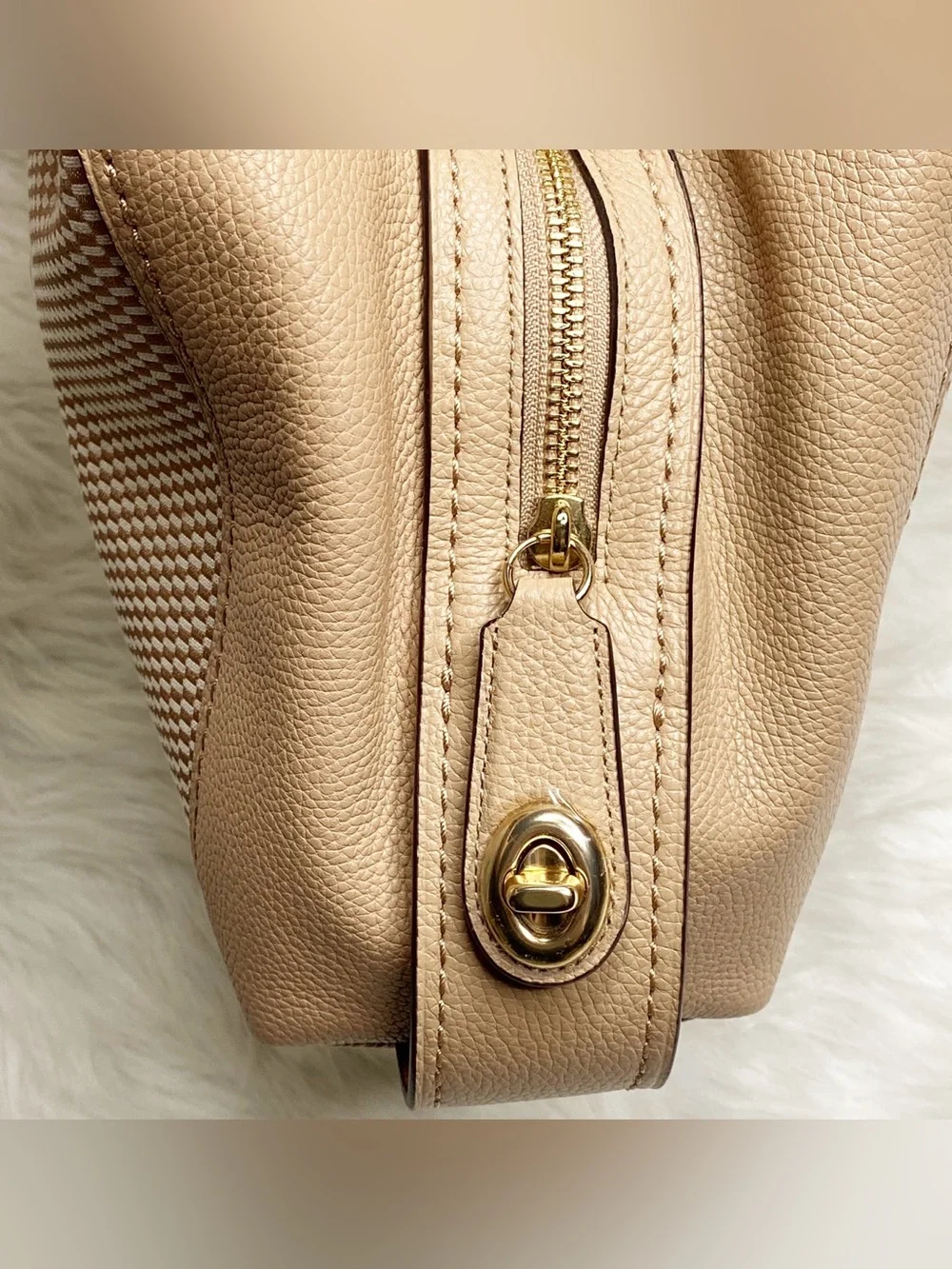 Coach NWT Legacy Jacquard Edie Tan/Beechwood Shoulder Bag w/ Dustbag - Picture 8 of 9
